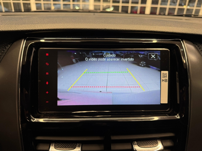 toyota yaris 1.5 16v flex xls multidrive 4p automatico 2025