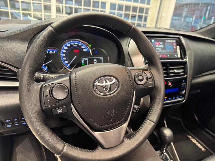 toyota yaris 1.5 16v flex xls multidrive 4p automatico 2025