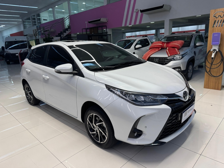 toyota yaris 1.5 16v flex xls multidrive 4p automatico 2025