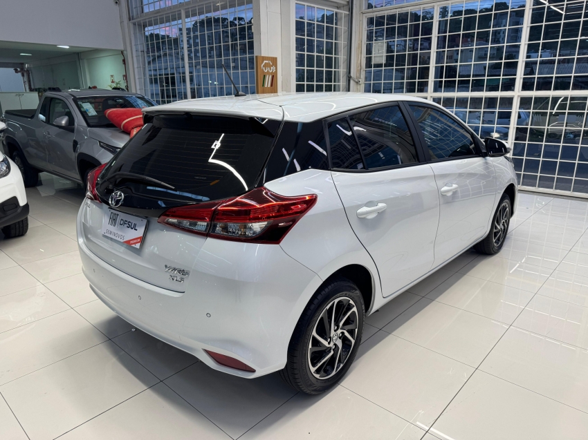toyota yaris 1.5 16v flex xls multidrive 4p automatico 2025