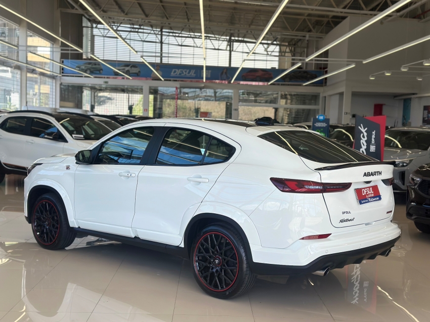 fiat fastback 1.3 turbo 270 flex abarth at6 4p automatico 2024