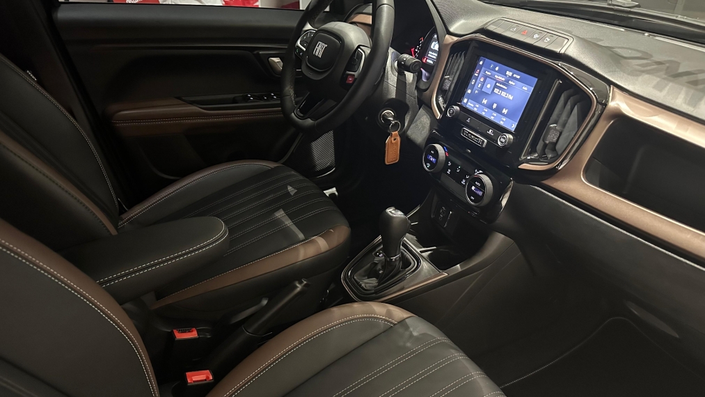 fiat strada 1.0 turbo 200 flex ranch cd cvt 4p automatico 2025