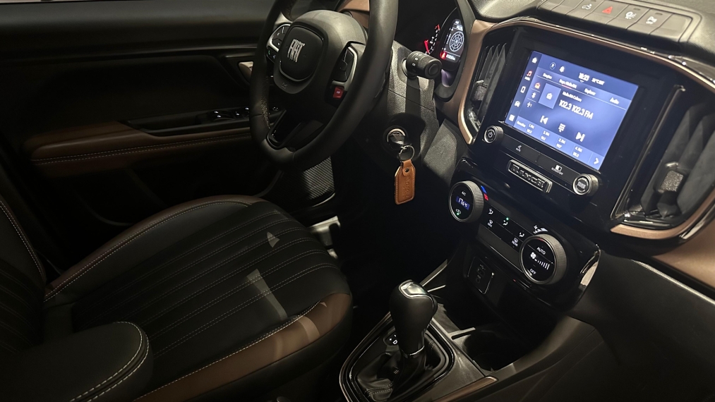 fiat strada 1.0 turbo 200 flex ranch cd cvt 4p automatico 2025