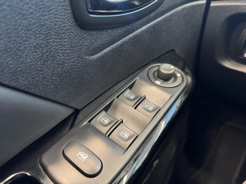 renault captur 2.0 16v hi-flex intense automatico flex 4p 2018