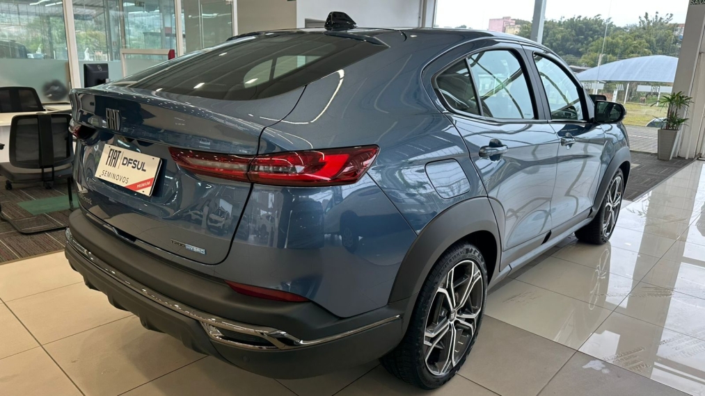 fiat fastback 1.0 turbo 200 hybrid impetus cvt 1.3 flex 5p automatico 2025