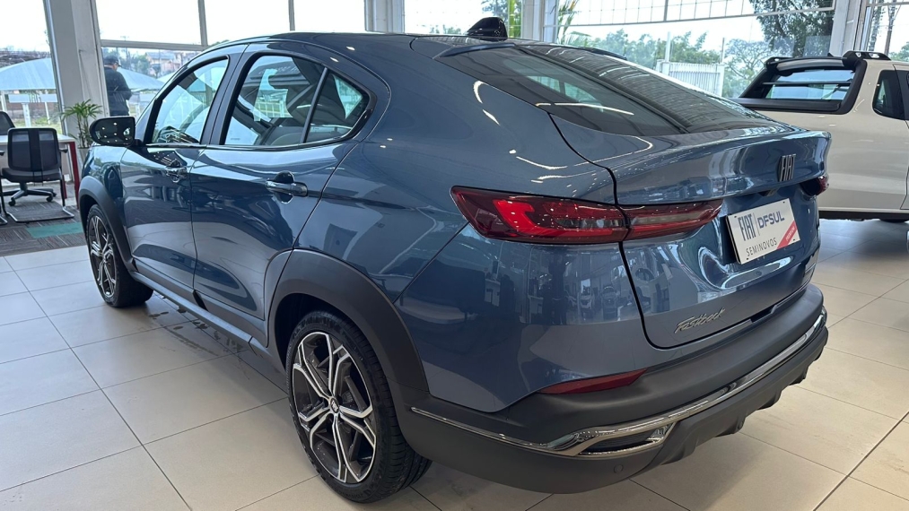 fiat fastback 1.0 turbo 200 hybrid impetus cvt 1.3 flex 5p automatico 2025