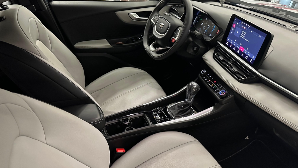 fiat fastback 1.0 turbo 200 flex impetus cvt 4p automatico 2025