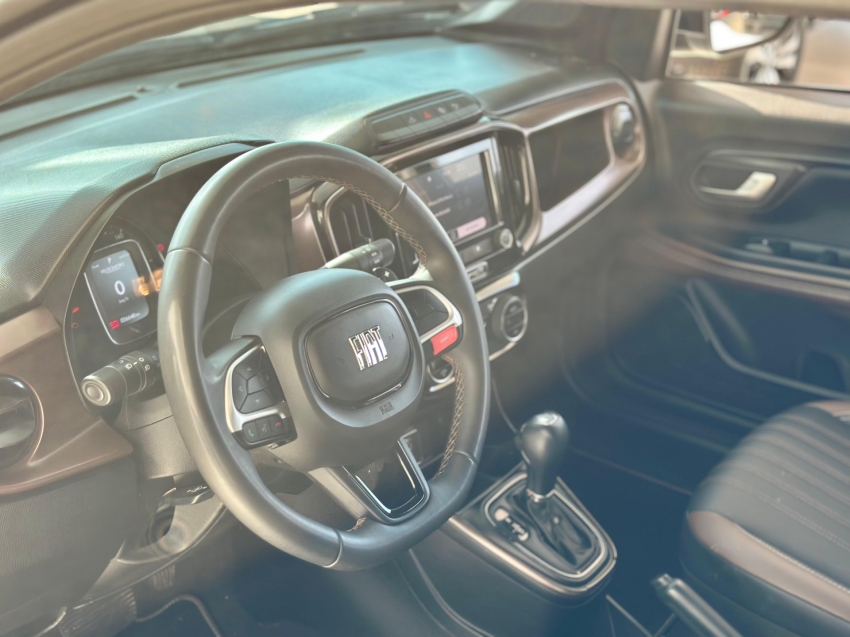 fiat strada 1.0 turbo 200 flex ranch cd cvt 4p automatico 2025