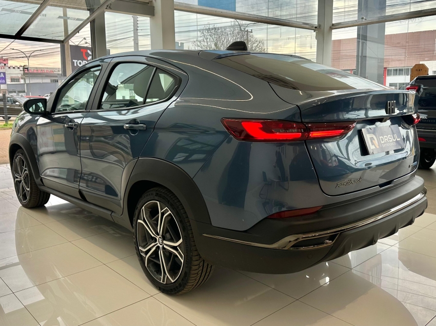 fiat fastback 1.0 turbo 200 flex impetus cvt 4p automatico 2025