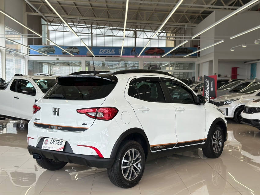 fiat argo 1.3 firefly flex trekking cvt 4p automatico 2026