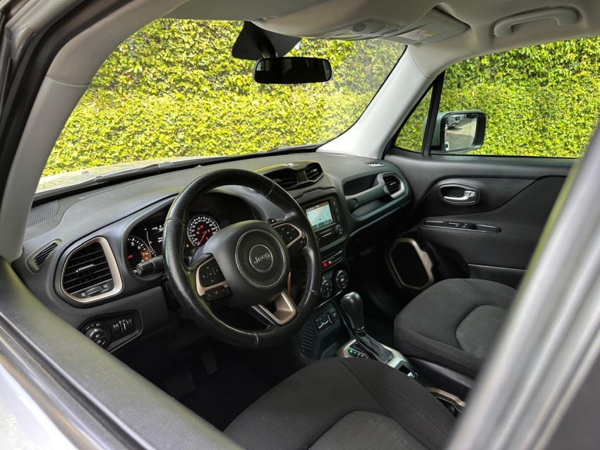 jeep renegade longitude 1.8 at flex4