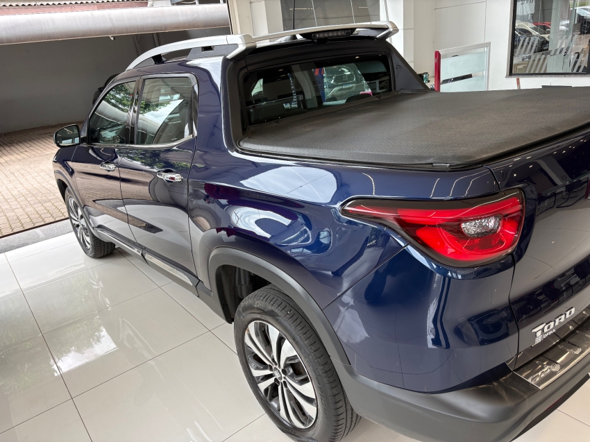 fiat toro 1.3 turbo 270 flex volcano at6 5p automatico 2023
