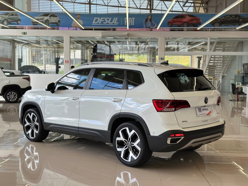 volkswagen taos 1.4 250 tsi total flex highline automatico 4p 20246