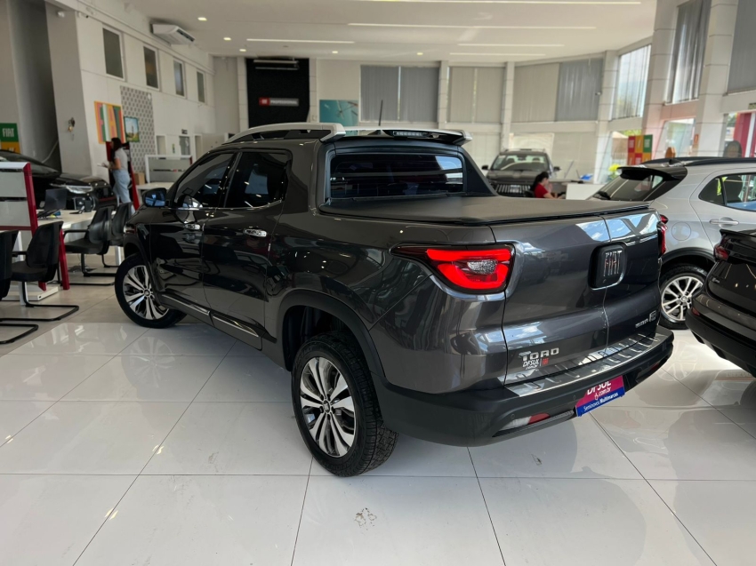 fiat toro 2.0 16v turbo diesel volcano 4wd at9 4p automatico 20225