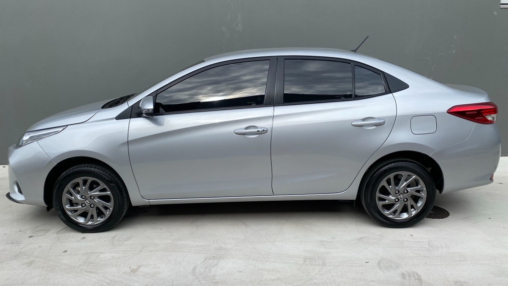 toyota yaris 1.5 16v flex xs multidrive 4p automatico 202510
