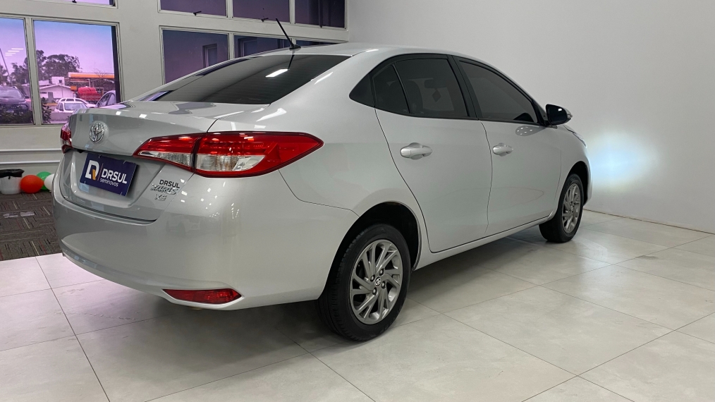 toyota yaris 1.5 16v flex xs multidrive 4p automatico 20252