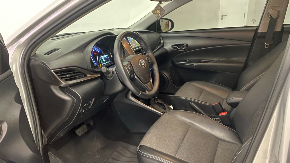 toyota yaris 1.5 16v flex xs multidrive 4p automatico 20256
