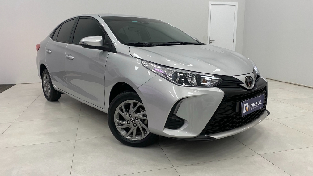 toyota yaris 1.5 16v flex xs multidrive 4p automatico 20251