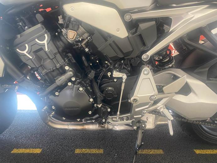 honda cb 1000r abs com apenas 4 mil km