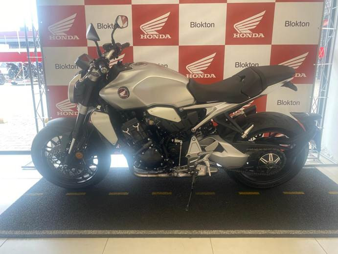 honda cb 1000r abs com apenas 4 mil km