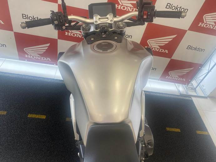 honda cb 1000r abs com apenas 4 mil km