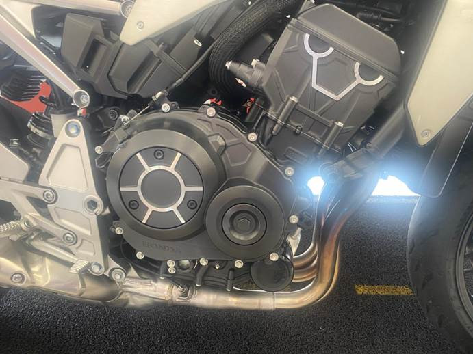 honda cb 1000r abs com apenas 4 mil km