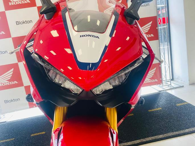 honda cbr 1000rr sp em excelente estado