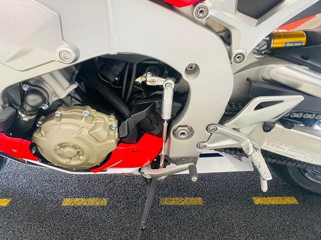 honda cbr 1000rr sp em excelente estado