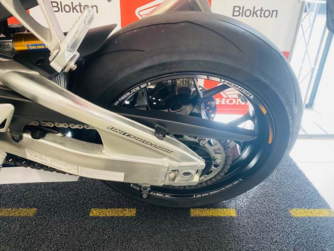 honda cbr 1000rr sp em excelente estado