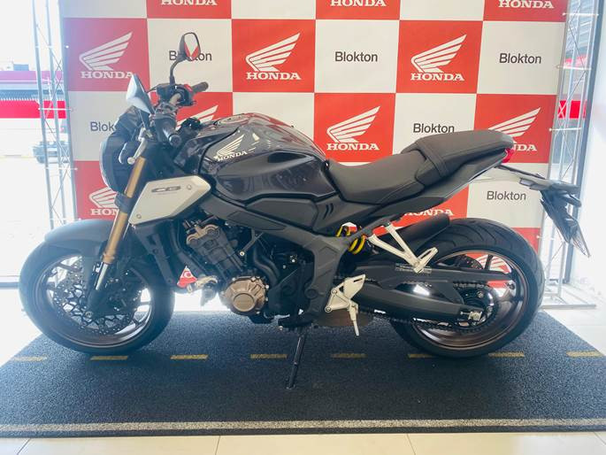 honda cb 650r em otimo estado