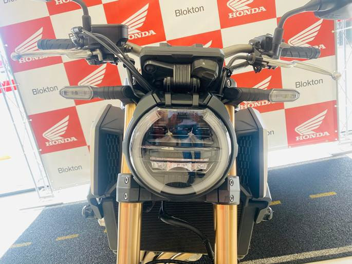 honda cb 650r em otimo estado