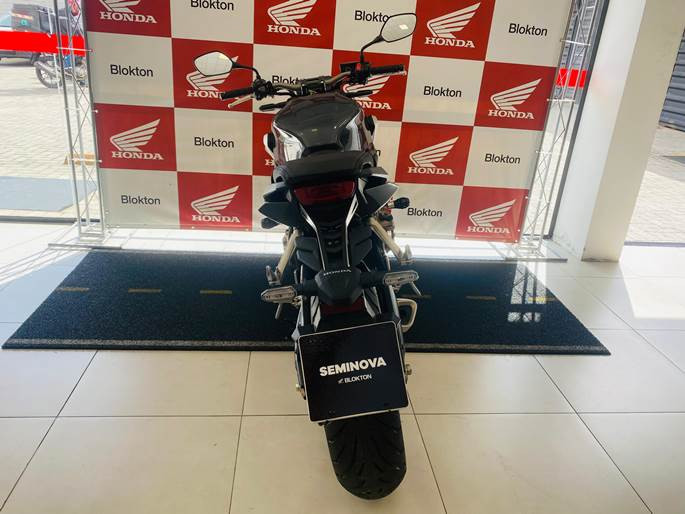 honda cb 650r em otimo estado