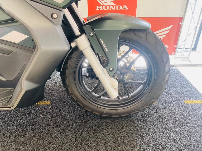 honda adv 150 com apenas 2.155 km