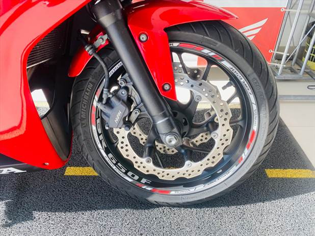 honda cbr 650f com transferencia gratis.