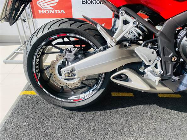 honda cbr 650f com transferencia gratis.