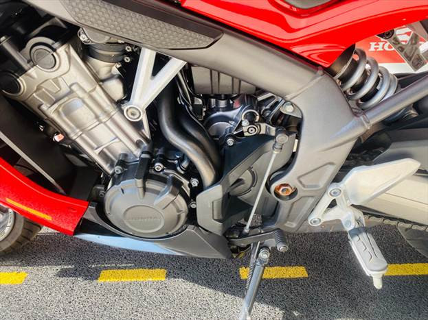 honda cbr 650f com transferencia gratis.