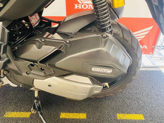 honda adv 150 revisada e com garantia.