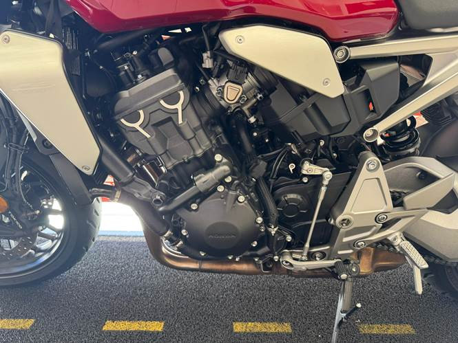 honda cb 1000r com apenas 4.126 km