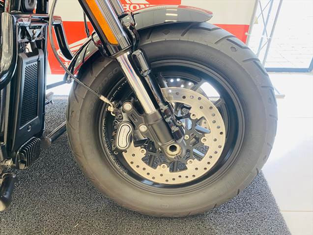 harley davidson fat bob em otimo estado