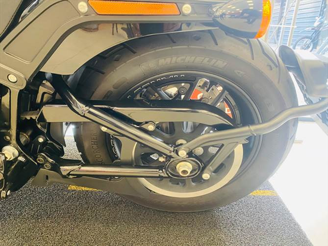 harley davidson fat bob em otimo estado