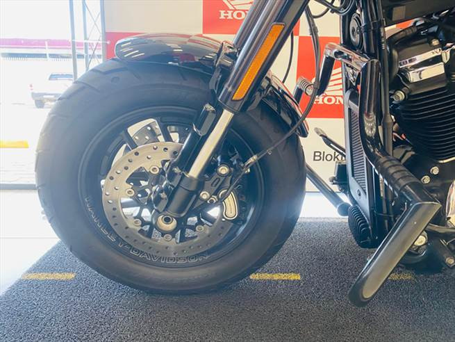 harley davidson fat bob em otimo estado