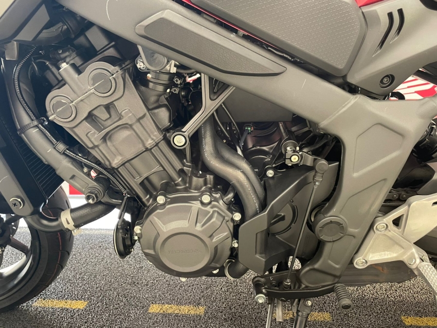 cb 650r abs com baixo km