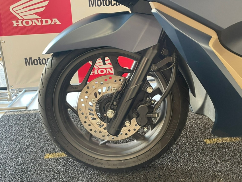 pcx dlx abs 2024