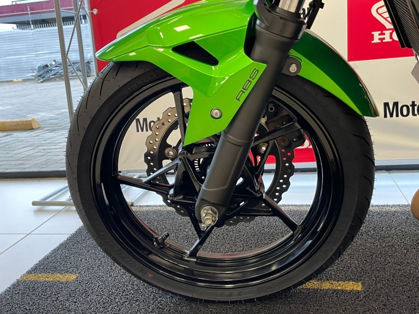 kawasaki z400 abs com transferencia gratis
