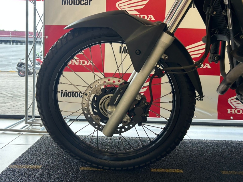 xre 300 abs adventure7