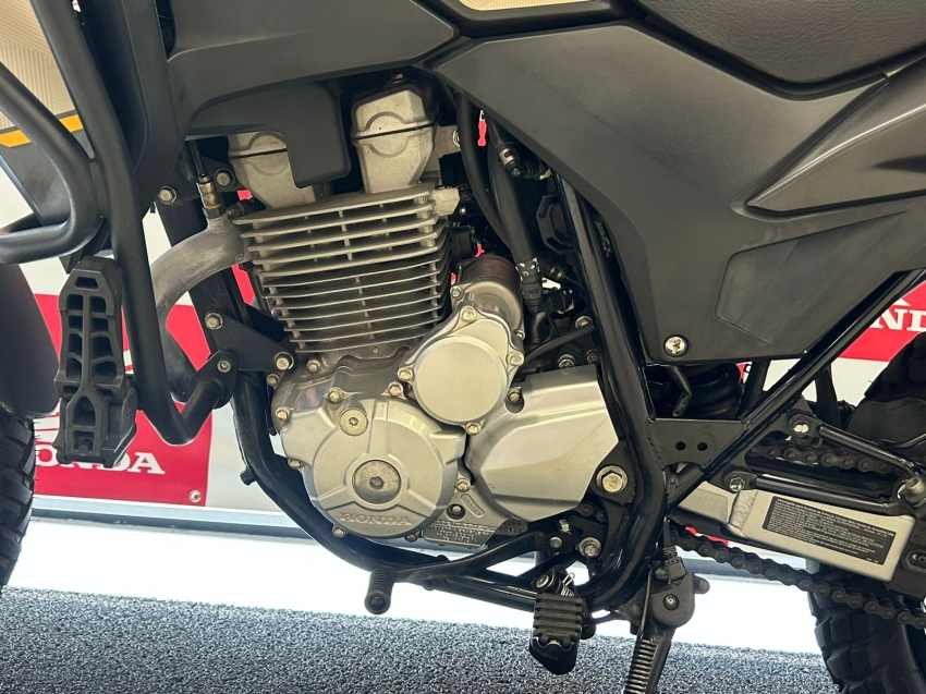 xre 300 abs adventure8