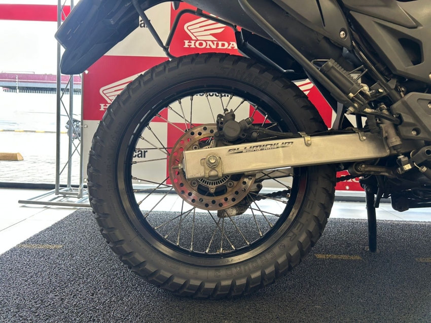 xre 300 abs adventure3