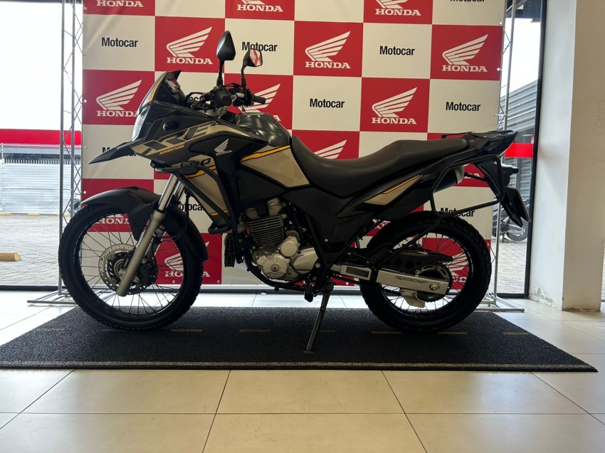 xre 300 abs adventure6