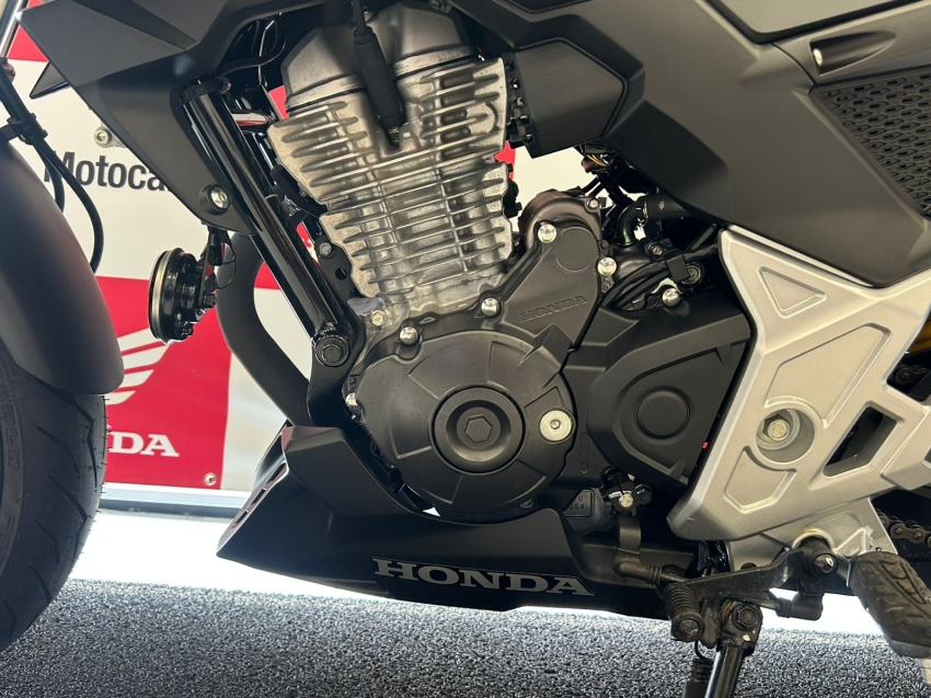 cb 300f twister cbs8