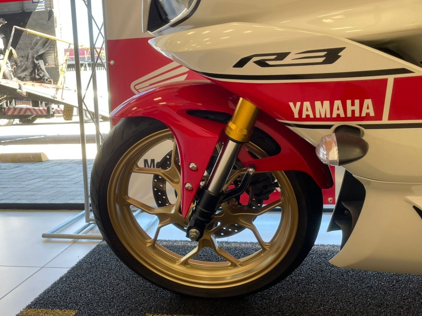 yamaha r3 abs baixo km world gp 60 anos9